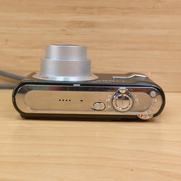 Panasonic Lumix DMC-FX12 7.2 MP Digital Camera, with 3x Optical Zoom, Black - Picture 3 of 6